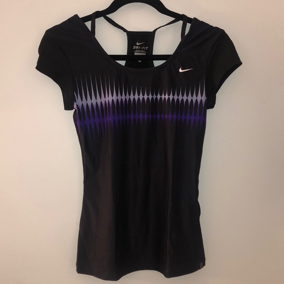 Black nike athletic top - Picture 1 of 1